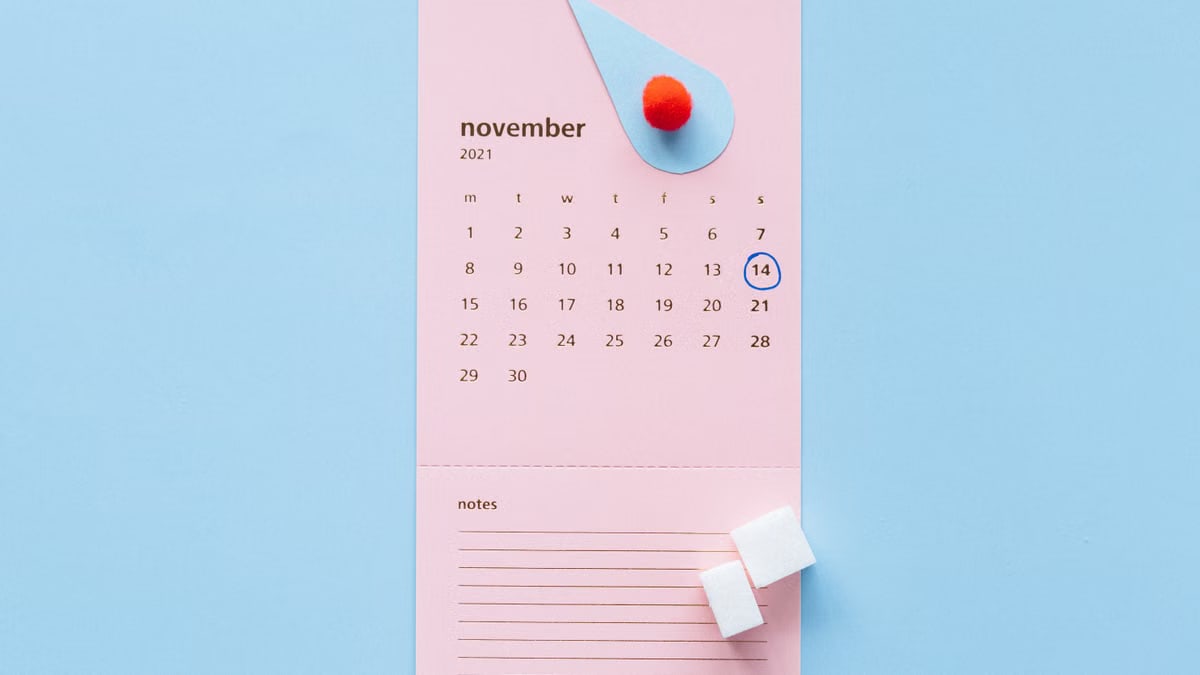 Calendar with November 2021 highlighting World Diabetes Day, a symbol for diabetes awareness.